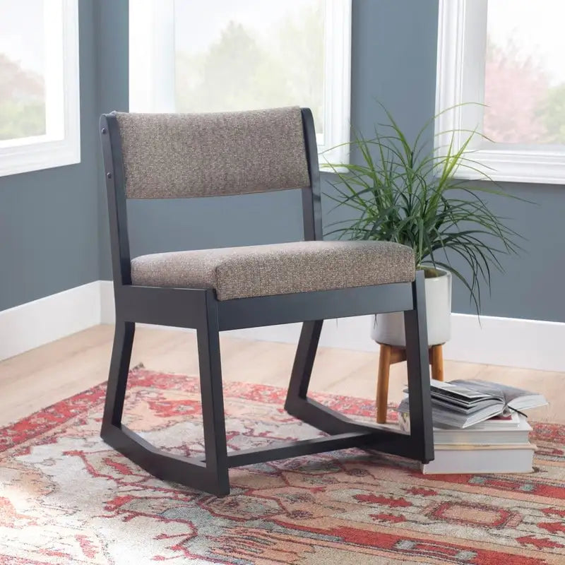 Chaise d'appoint noire en bois massif avec piètement luge
