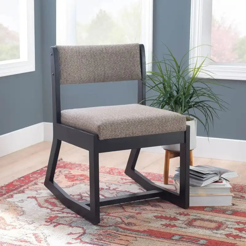 Chaise d'appoint noire en bois massif avec piètement luge