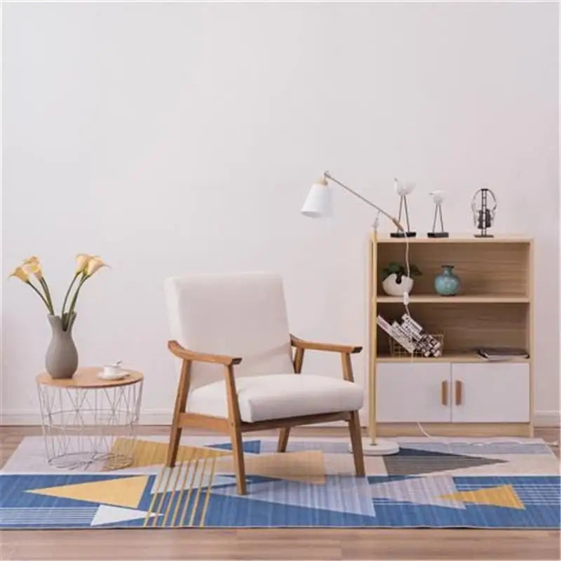 Fauteuil d'appoint en bois massif avec assise en tissu