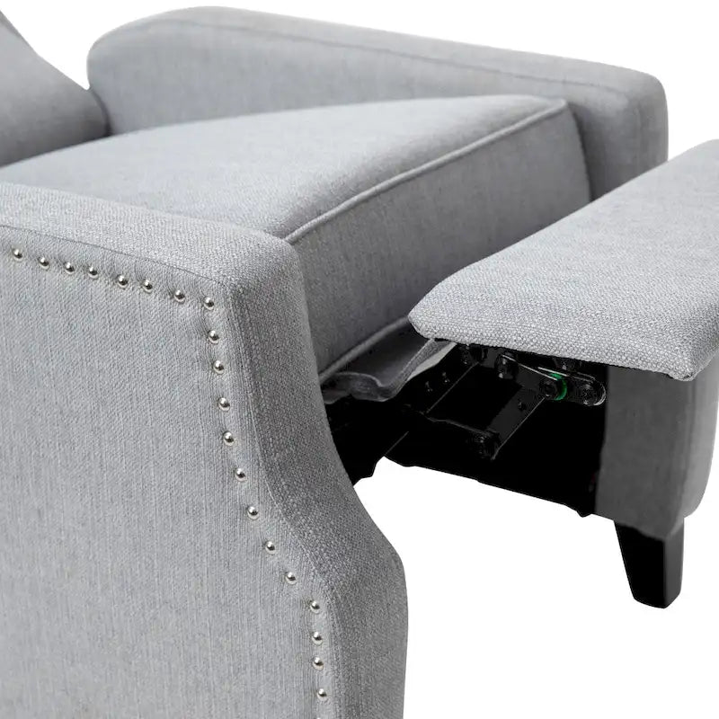 Fauteuil inclinable à dossier haut avec ressorts ensachés et garniture cloutée